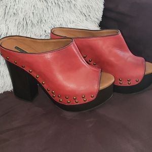 Burgundy wooden studded clogs